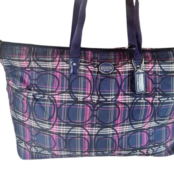 Coach Getaway Nylon Packable Extra-Large Weekender - Picture 5 of 15